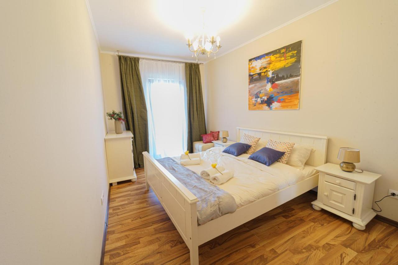 5* Mansion In City Center Cluj-Napoca Luaran gambar
